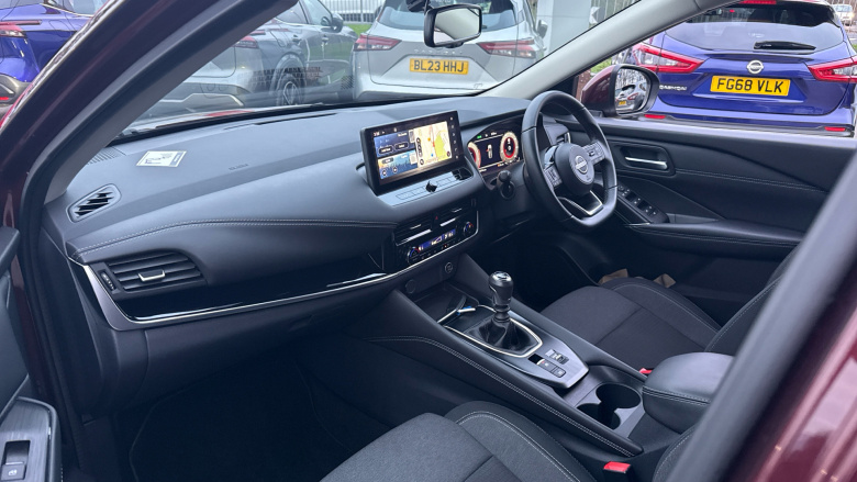 Nissan Qashqai 1.3 DiG-T MH N-Connecta 5dr Petrol Hatchback